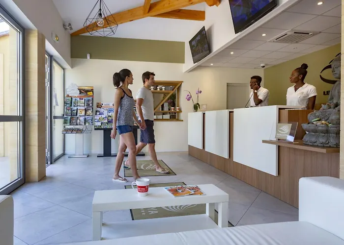 6p 3bdrms Airconpremium Camping