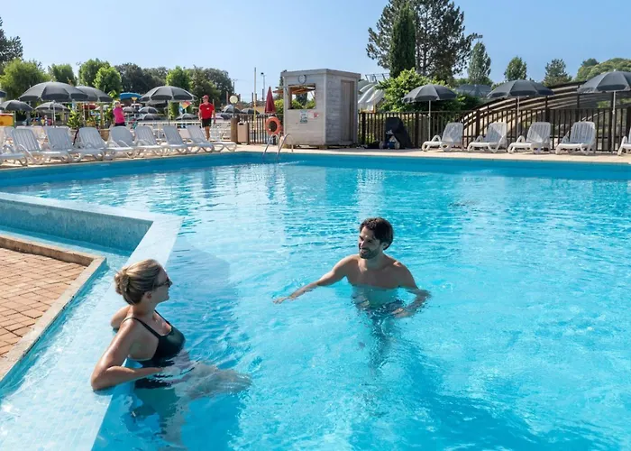 6p 3bdrms Airconpremium *